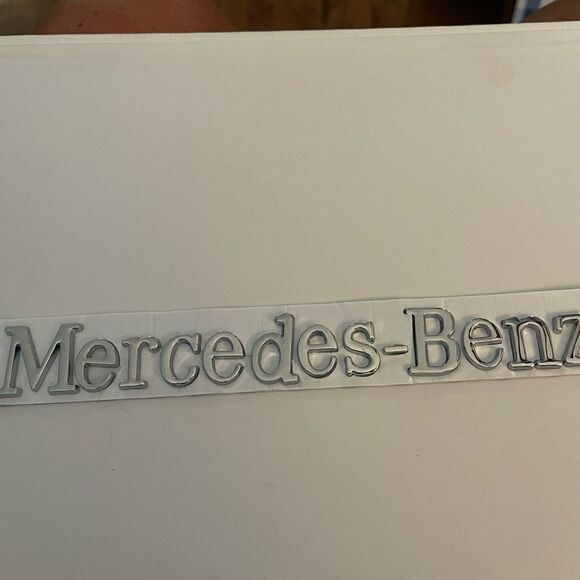 Mercedes 3D Emblem in Silver NWT - Picture 1 of 7